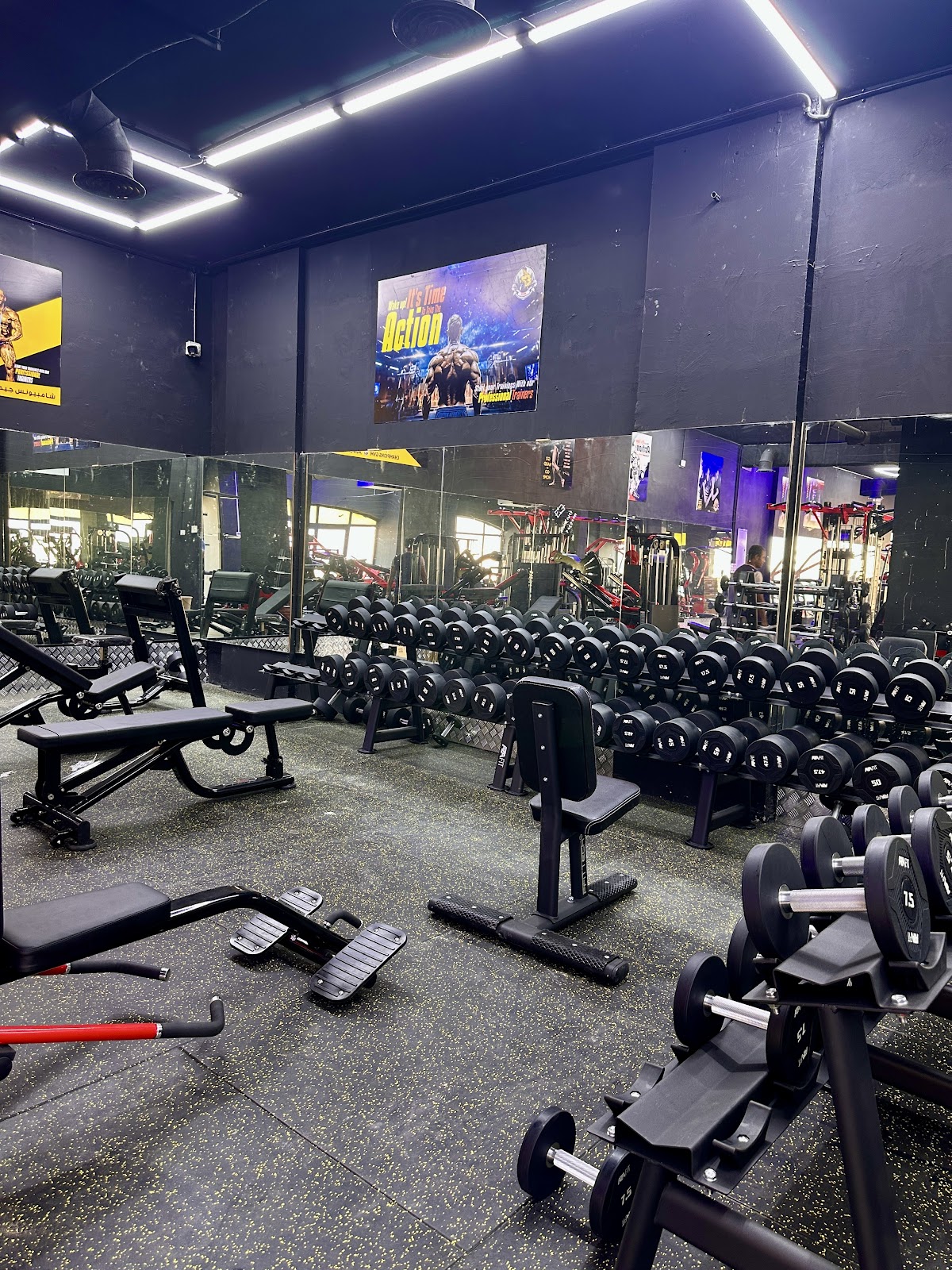 CHAMPIONS GYM
