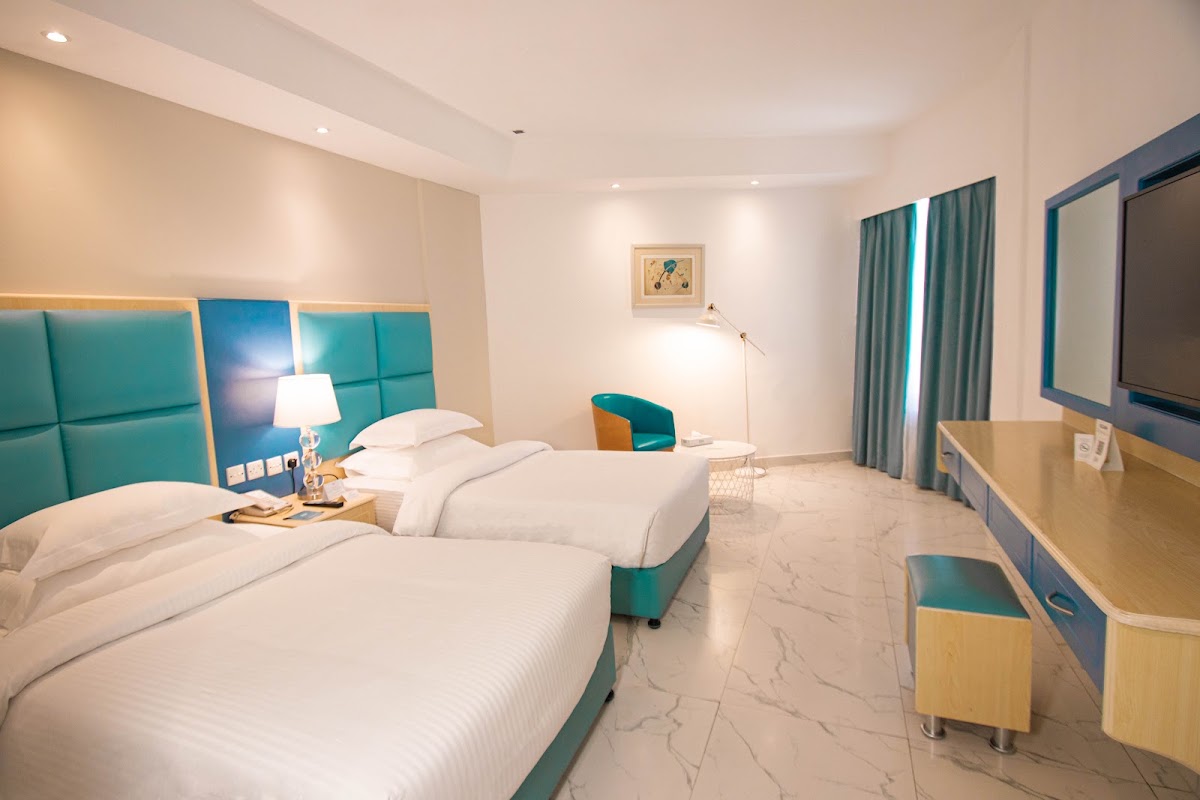 BM Beach Hotel 2