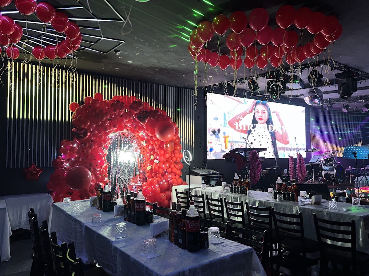 Avalon DISCO BAR & LOUNGE