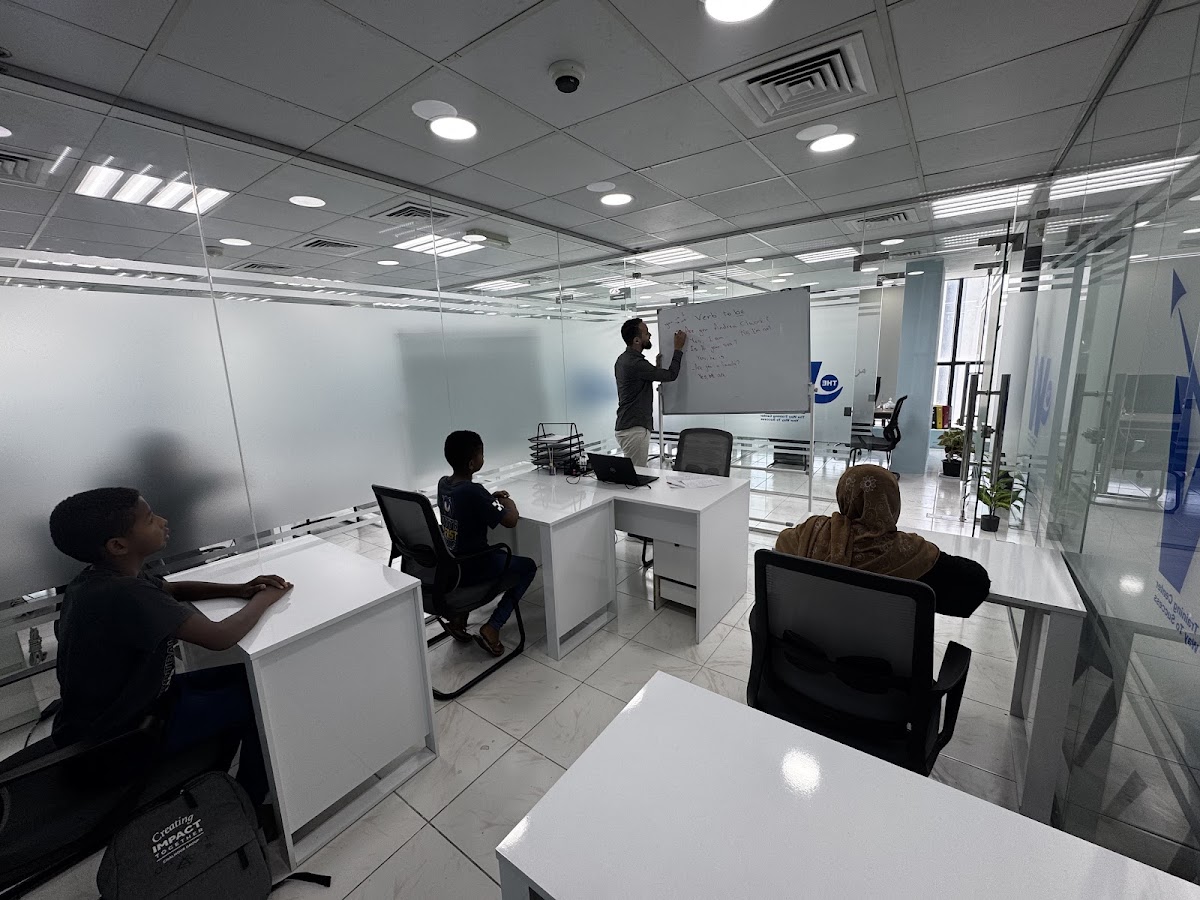 THE WAY TRAINING CENTER LLC مركز ذا وي للتدريب واللغات